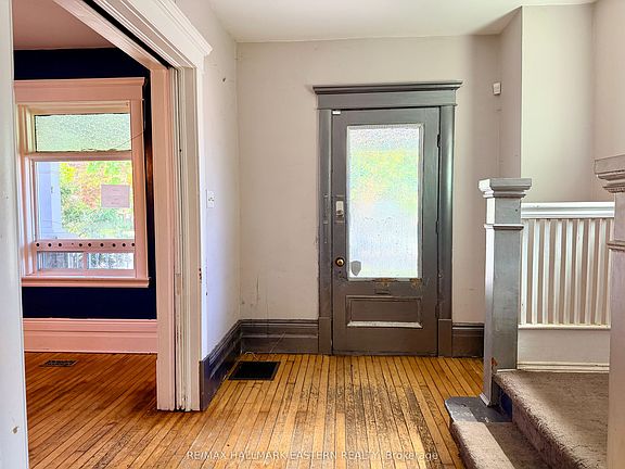 4th image of 179 Lock St