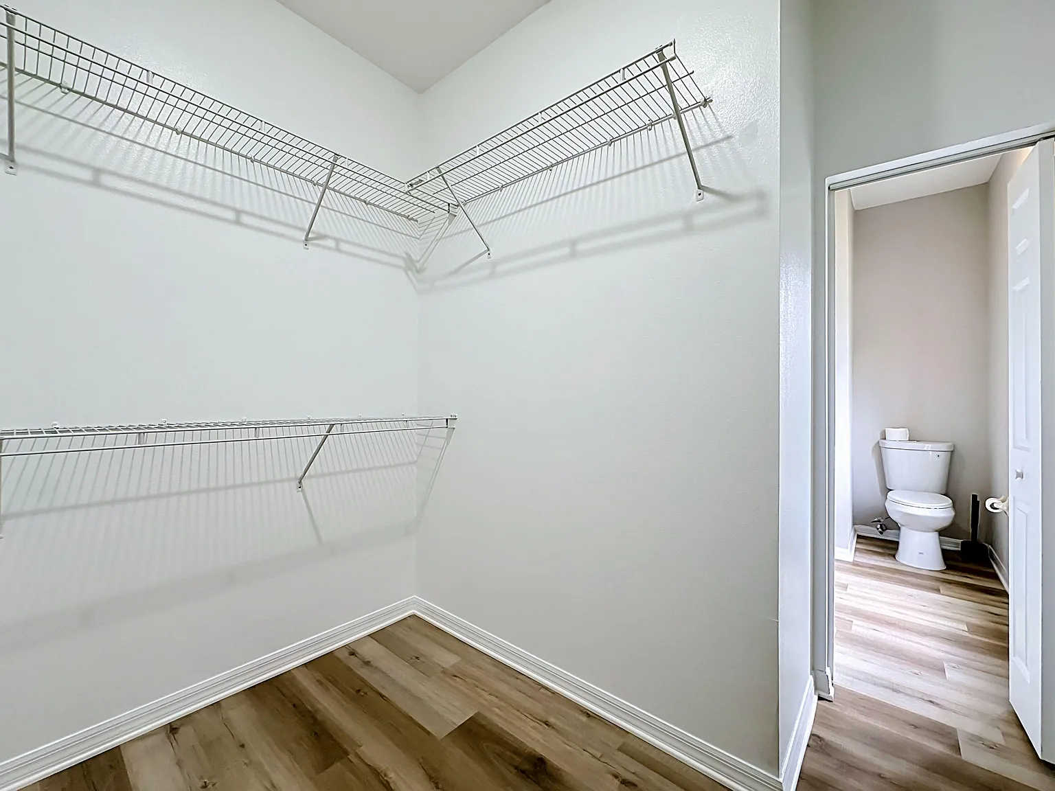 4 bed, 2.0 bath, 2235 sqft, $1,299 — Photo 4