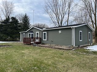 831 N Johnson Rd, Saranac, MI 48881