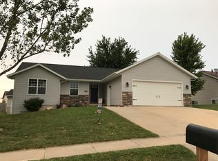 1616 Breca Ridge Dr, Anamosa, IA 52205