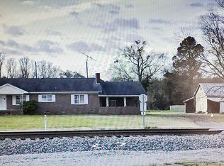 186 E Front St, Ward, SC 29166