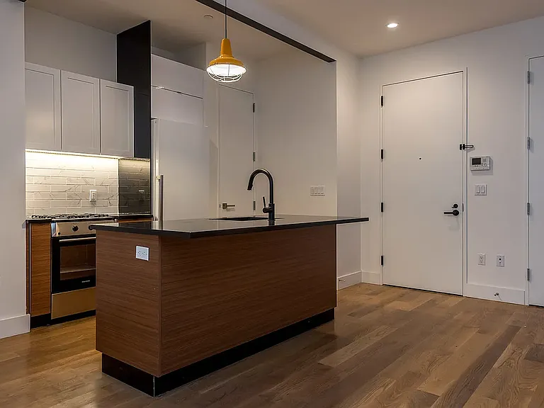 83 Winthrop St #1C — Photo 2