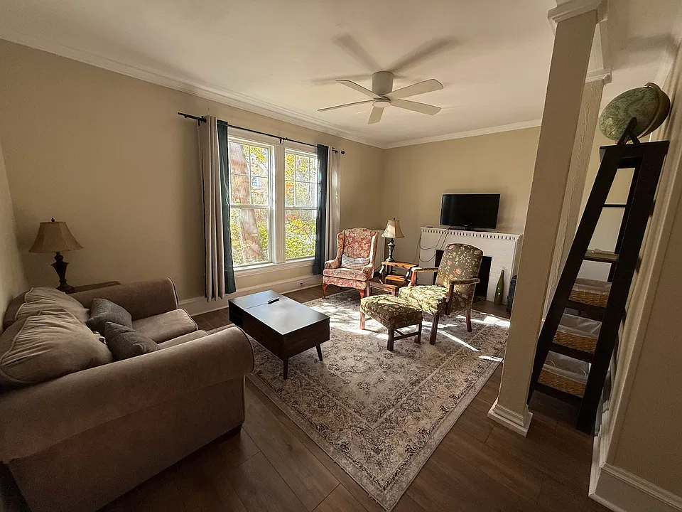 23 Vine St #1