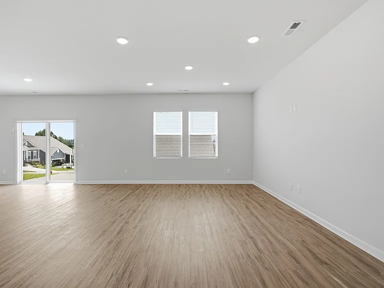 3901 Sadie St — Photo 6