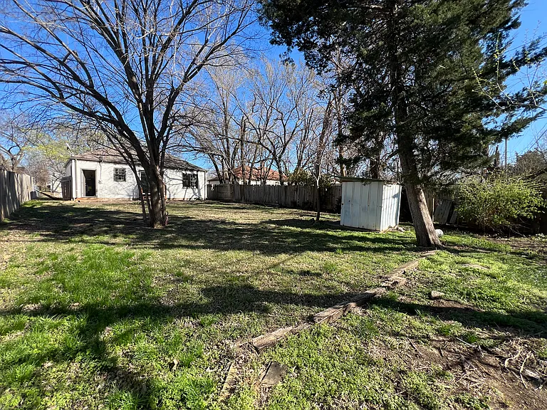 635 N Battin Ave — Photo 10