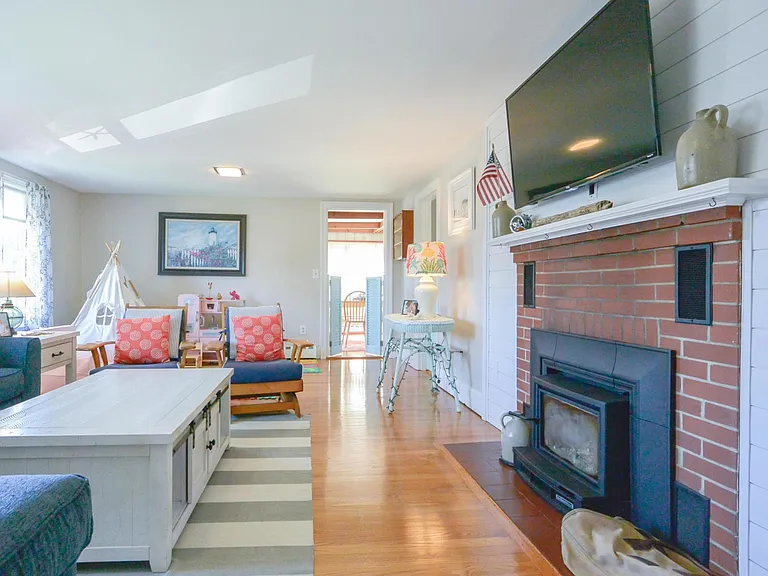 2 Sunset Dr — Photo 4