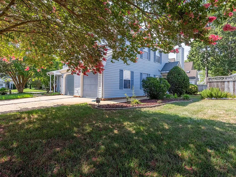 308 Ferguson Bnd — Photo 1