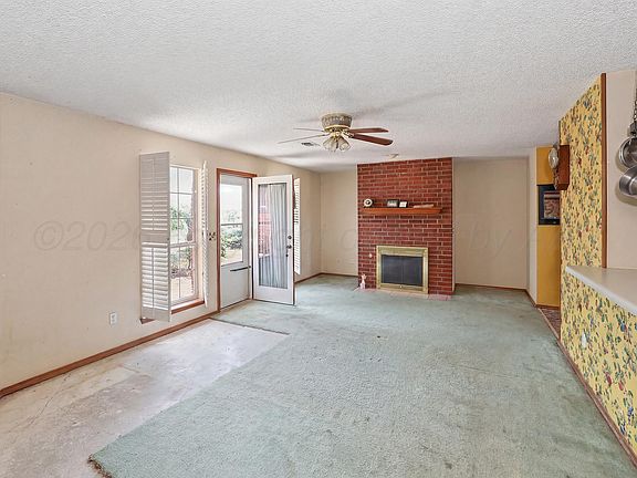3rd image of 1001 Sterling Dr