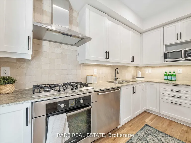 65 Pleasant Blvd — Photo 10