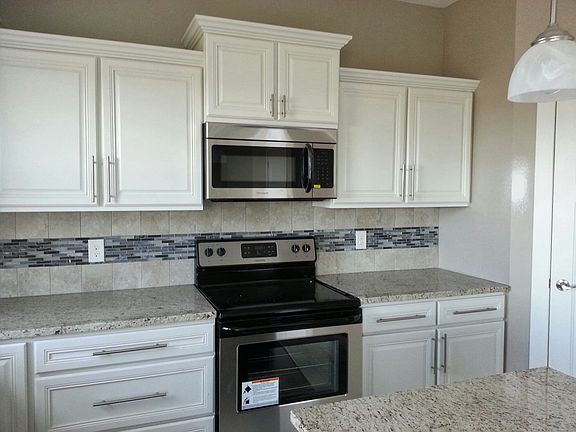 5th image of 2365 SE Florence Dr