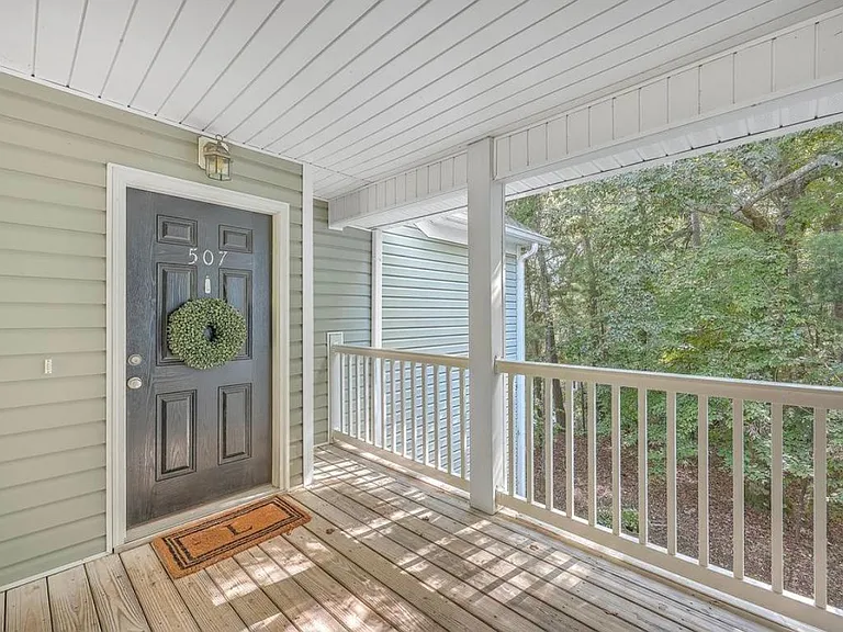 507 S Elgin Ct — Photo 3