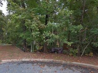 10001 Fireside Ln, Charlotte, NC 28215