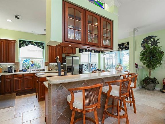 2nd image of 3925 Eagleflight Ln