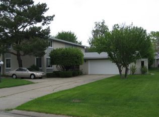 27970 Tavistock Trl, Southfield, MI 48034