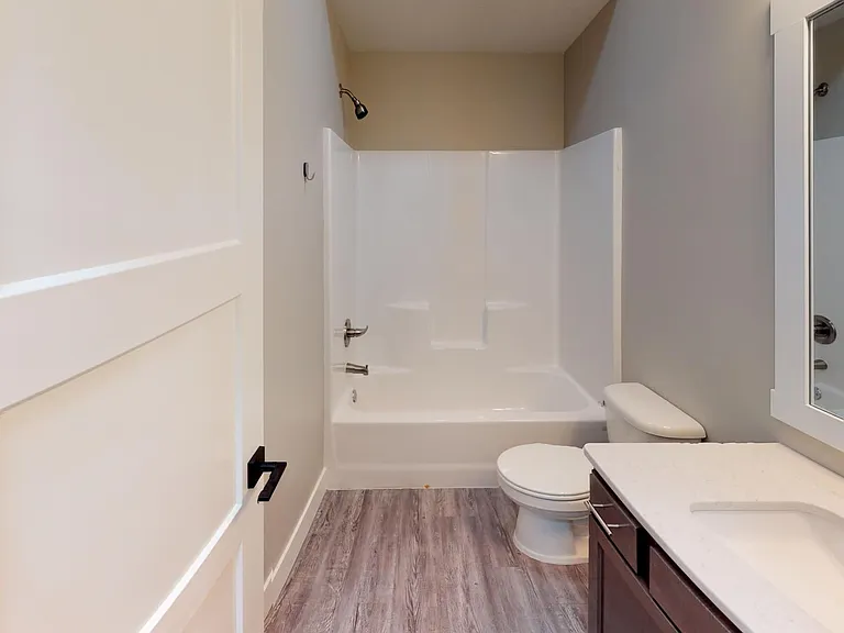 801 W Cedar St — Photo 64