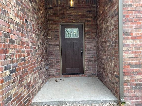 2nd image of 2 Florence Ln
