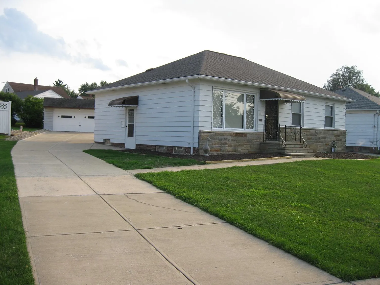 9816 David Rd photo 1