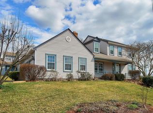 5537 Belle Pond Dr, Centreville, VA 20120