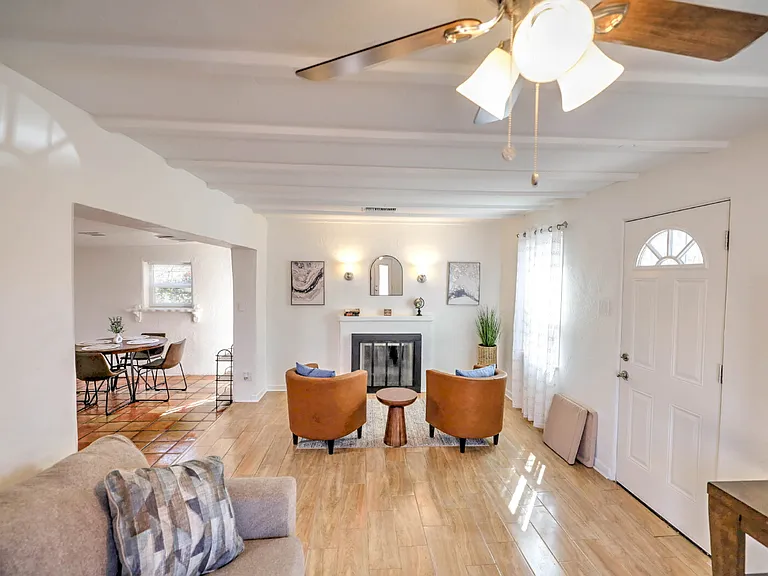 2805 E Lee St — Photo 13