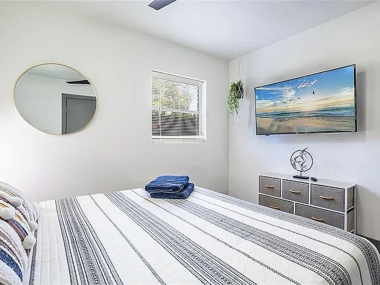 1213 Corbett Ln #3 — Photo 3
