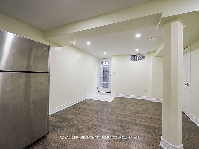 5955 Leeside Cres #BASEMENT — Photo 9