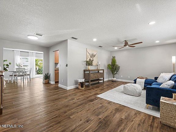 4th image of 765 BAHIA Drive
