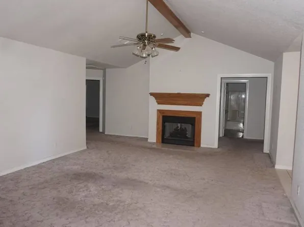 910 Timbercrest Ave, Okmulgee, OK 74447