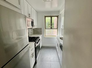69-35 186th Ln APT 1B, Fresh Meadows, NY 11365
