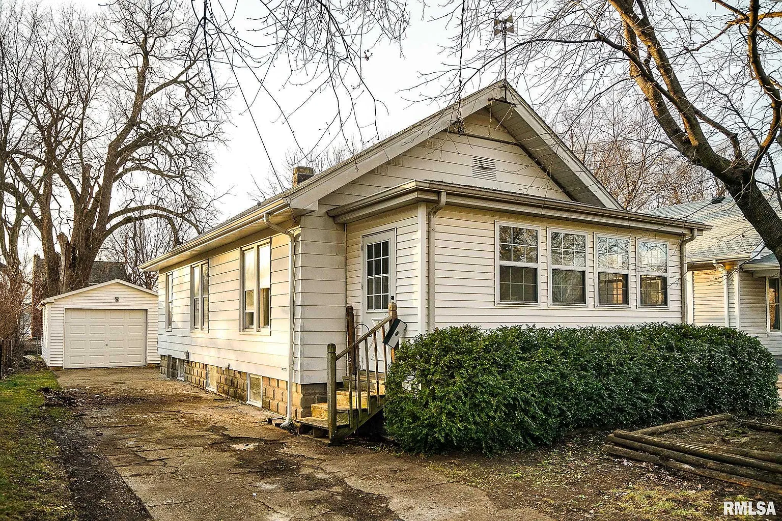 2017 N Ellis St photo 1
