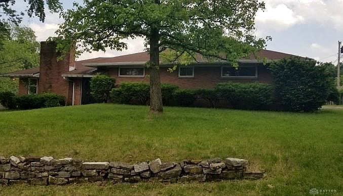 1st image of 800 Heather Dr