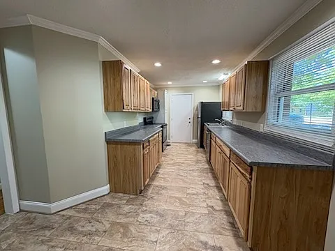 408 Wilson St — Photo 7