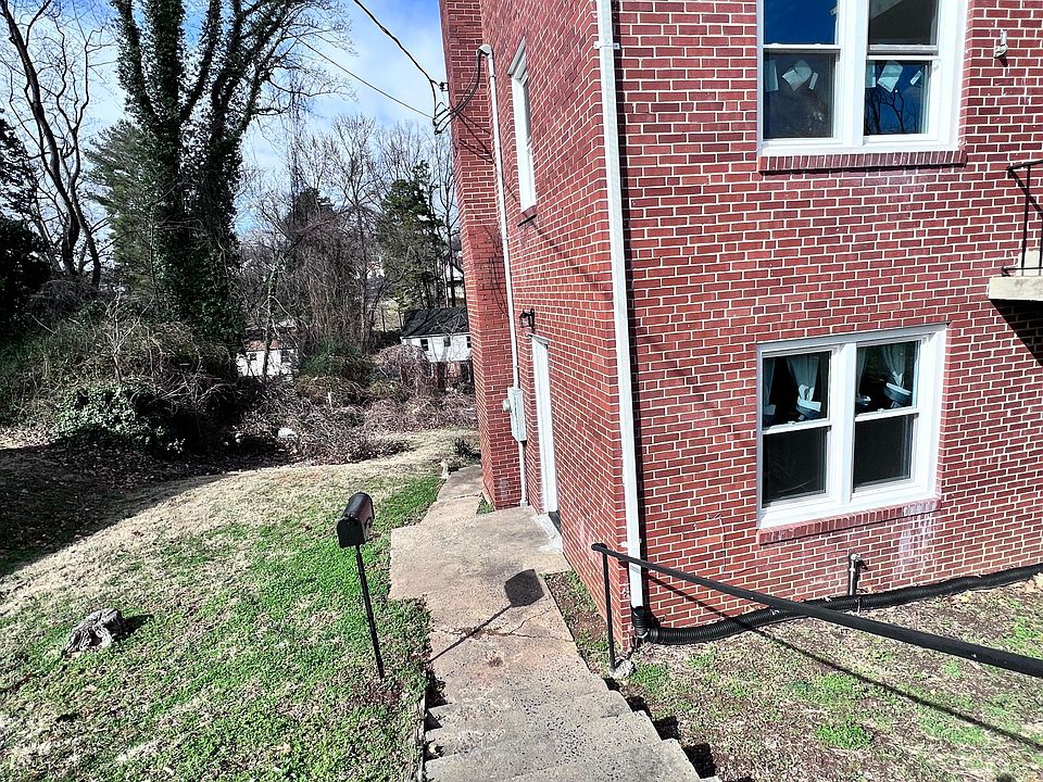 1st image of 815 Hundley St #1