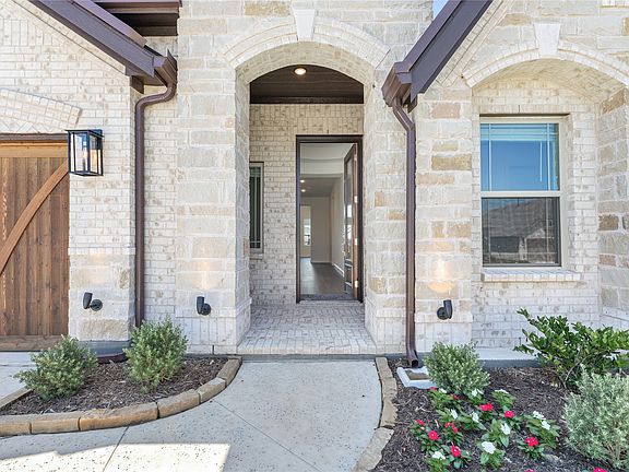 4th image of 1145 Hitching Post Way