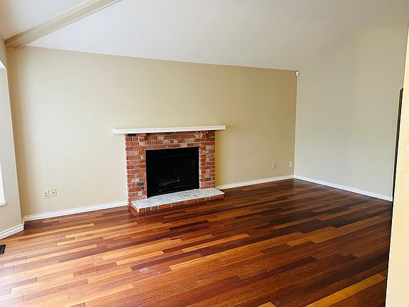 4th image of 13614 Malabar Ave