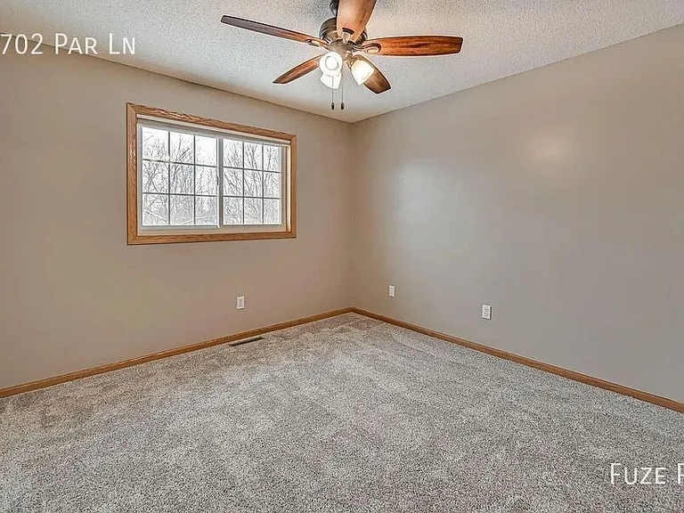 1702 Par Ln — Photo 41