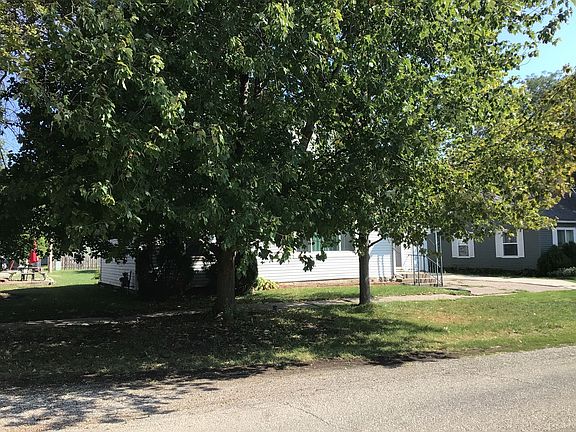 3rd image of 714 N Avenue B