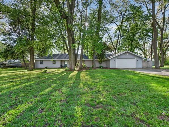 1555 N Rollin Ln, Coal City, IL 60416