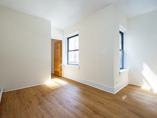 Rented by City Connections Realty | media 11