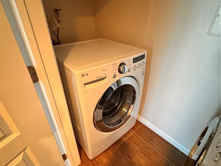 1312 S Saltair Ave #210 — Photo 9