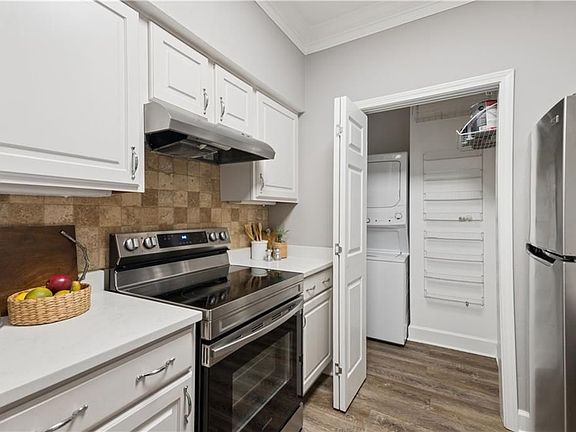 4th image of 3777 Peachtree Rd #914