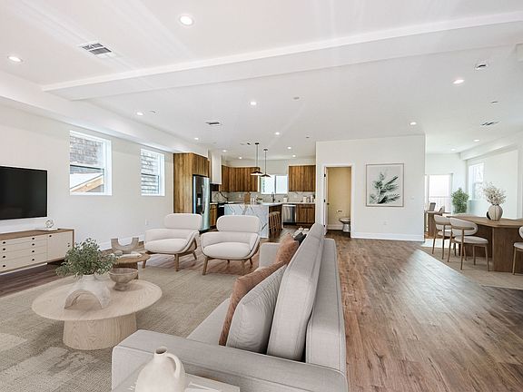 2nd image of 4351 Victoria Park Pl #4353-1/2