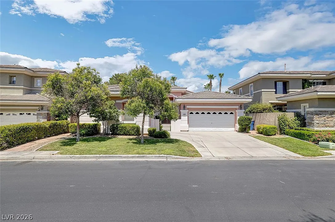 4 bed, 3.0 bath, 2973 sqft, $4,800 — Photo 1