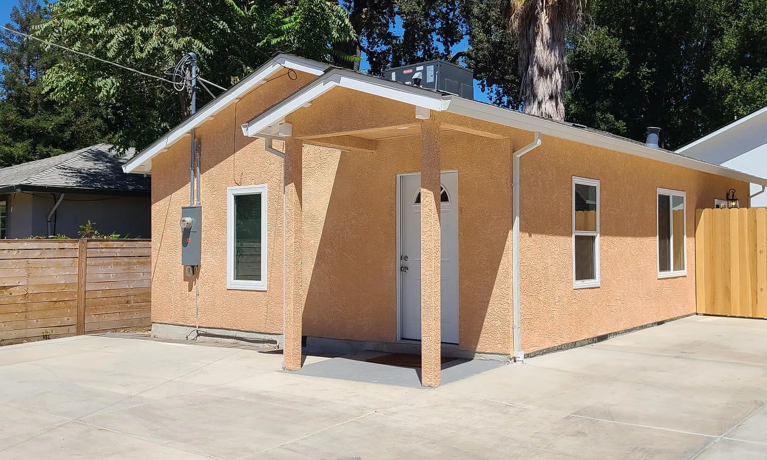 429 Jasmine Ave — Photo 1