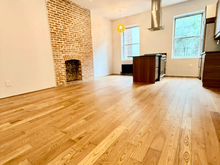 1587 2nd Ave #3F — Photo 1