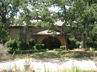 725 Wyche Ct, Burleson, TX 76028