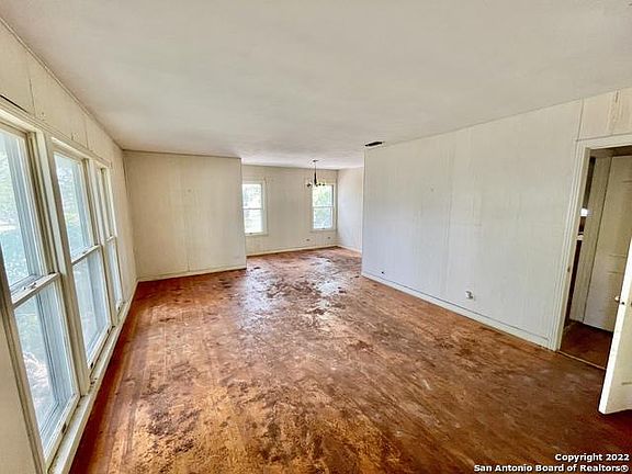 3rd image of 211 Rosemont Dr