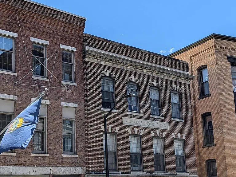 83 W Main St — Photo 10