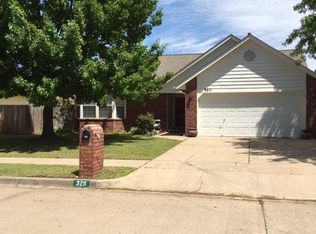 3211 N 2nd Pl, Broken Arrow, OK 74012
