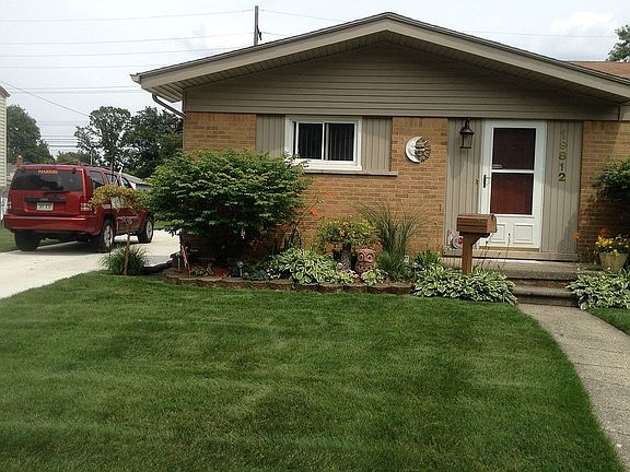 3rd image of 19812 Maplewood St