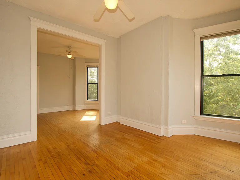 1701 N Albany Ave #3F — Photo 4